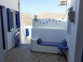 Cycladic house White and Blue in Kato Chora